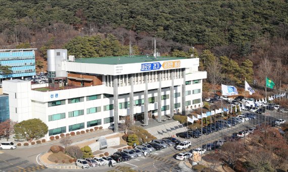 경기도 '일베' 공무원 합격자, '자격상실' 결정