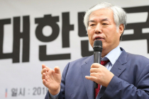 [속보] 경찰, 전광훈 목사 구속영장 신청…불법집회 주도 혐의