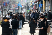 “공산주의 배급?“ “욕받이냐“ 주말 약국 시민도 약사도 뿔났다