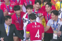 AFC U-23 우승컵 들어올리는 세레머니 하는 대한민국 선수들