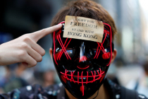 “홍콩이여 저항하라”… 얼굴 가린 시위대 ‘복면금지법’ 항의