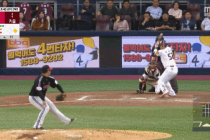 박병호 8회말 투런 홈런으로 4:3 으로 추격