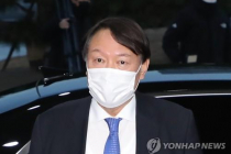 [속보] 법원, 윤석열 징계효력 정지 결정…총장 직무 복귀