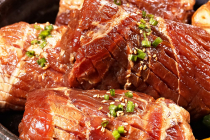 [쿠팡] [요리하는남자들] 제주 흑돼지 양념구이 고기 목전지 1.2kg+1.2kg, 2.4kg, 1개 26,900원