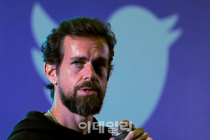 트위터 CEO, 약 260억원 규모 비트코인 기부…"가상화폐 개발지원"