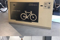 자전거 배송 중 파손을 막은 박스 디자인